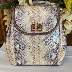 Brahmin NWOT Margo Multi Eirwen crossbody with attached adjustable strap.